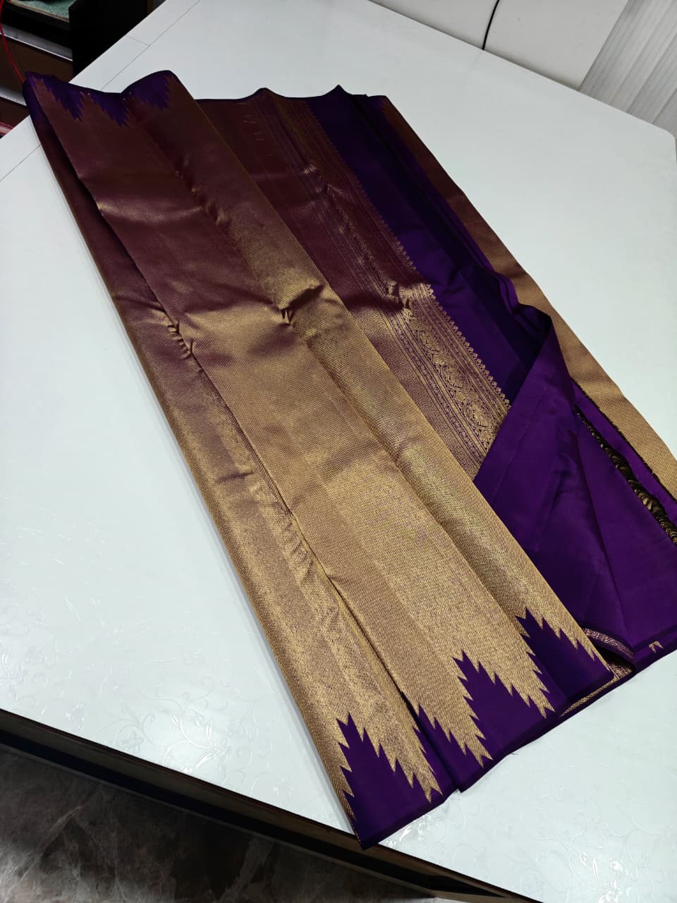 Kanchipuram Soft Silk Saree featuring a bold Chevron Vaira Oosi